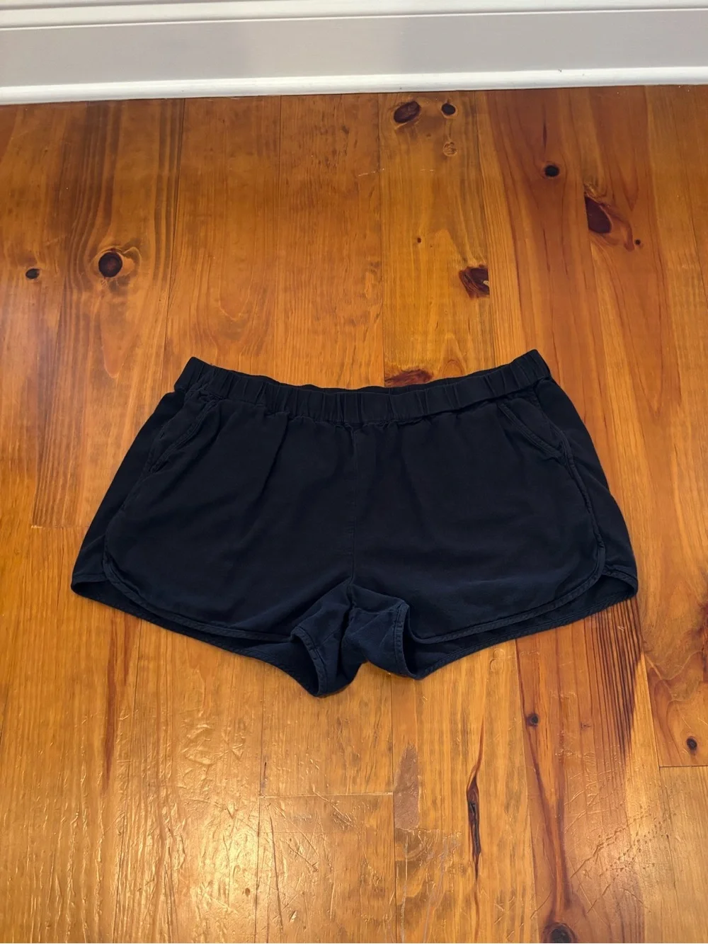 Madewell Women’s Black Pull-On Shorts (Size: Large)